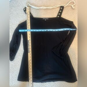 Cable & Gauge Black Women's Open Shoulder Shirt with Gold Accents